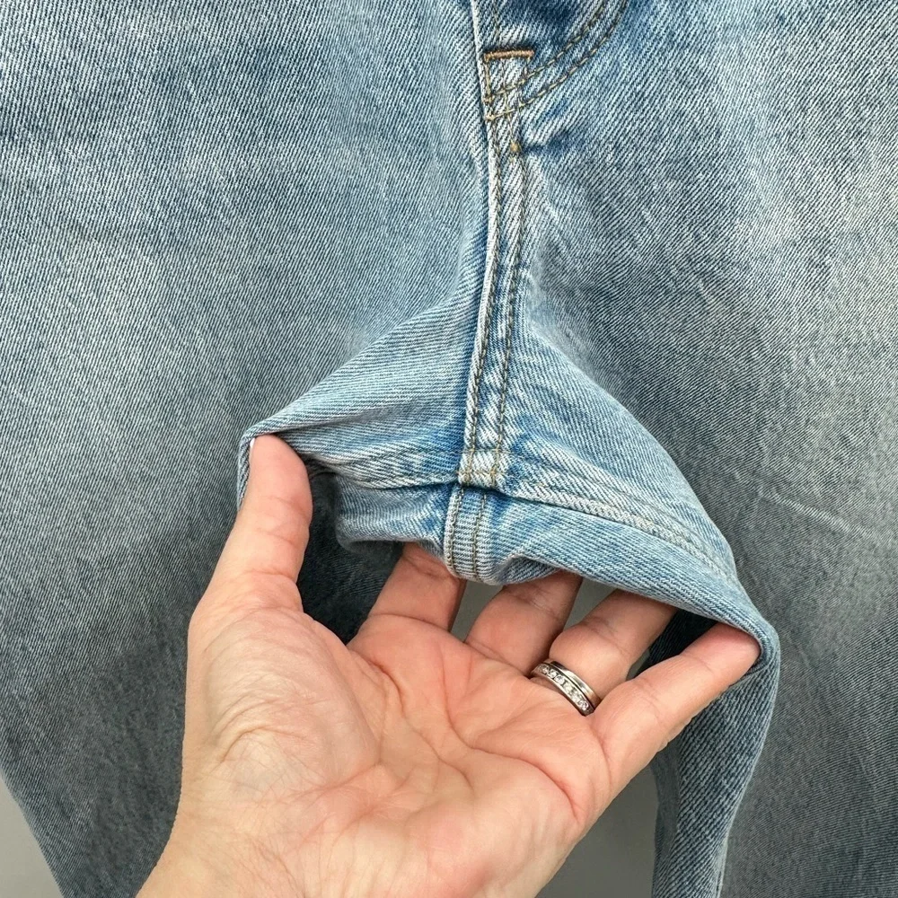 ABERCROMBIE & FITCH 4 The DAD light wash crossover Curve Love relaxed fit jean
